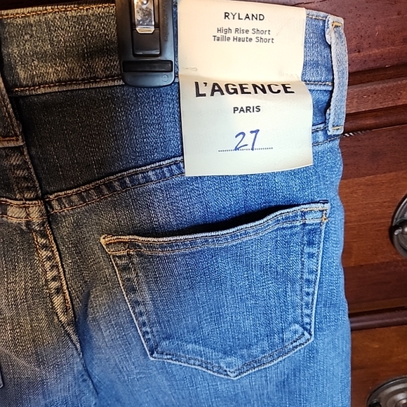 L'AGENCE Ryland High Rise Side Zip Shorts In Sydney Size 27 - Picture 8 of 8